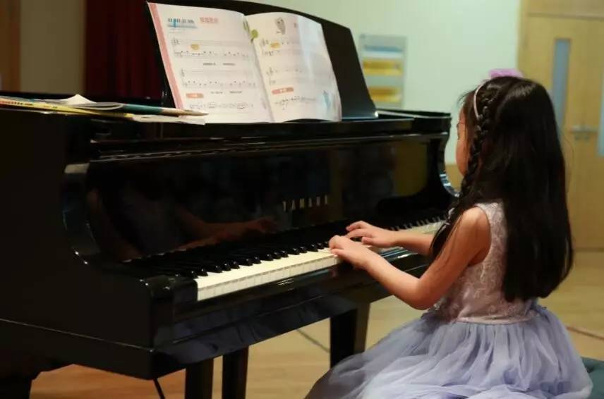 孩子彈鋼琴，手型一定要規范嗎？