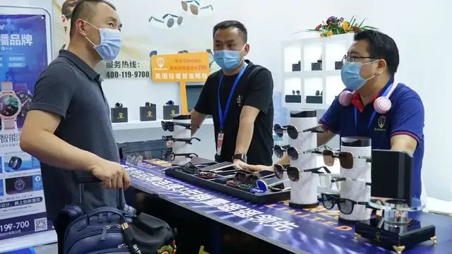 克里特?cái)y新品亮相禮品展,用科技演繹輕奢潮流!致不凡,敬卓越!祝君節(jié)日快樂!