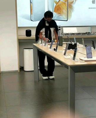 華為新機(jī)太緊俏,連成龍都沒(méi)買(mǎi)到